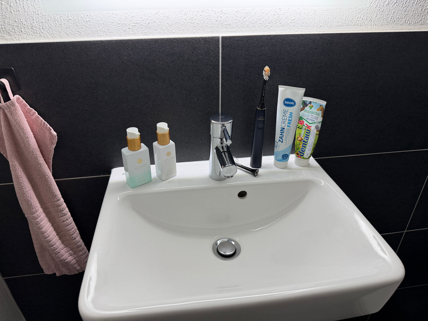 BrushDock Duo Set – Flexibles Wandhalter-Set für Paare (ohne Bohren)