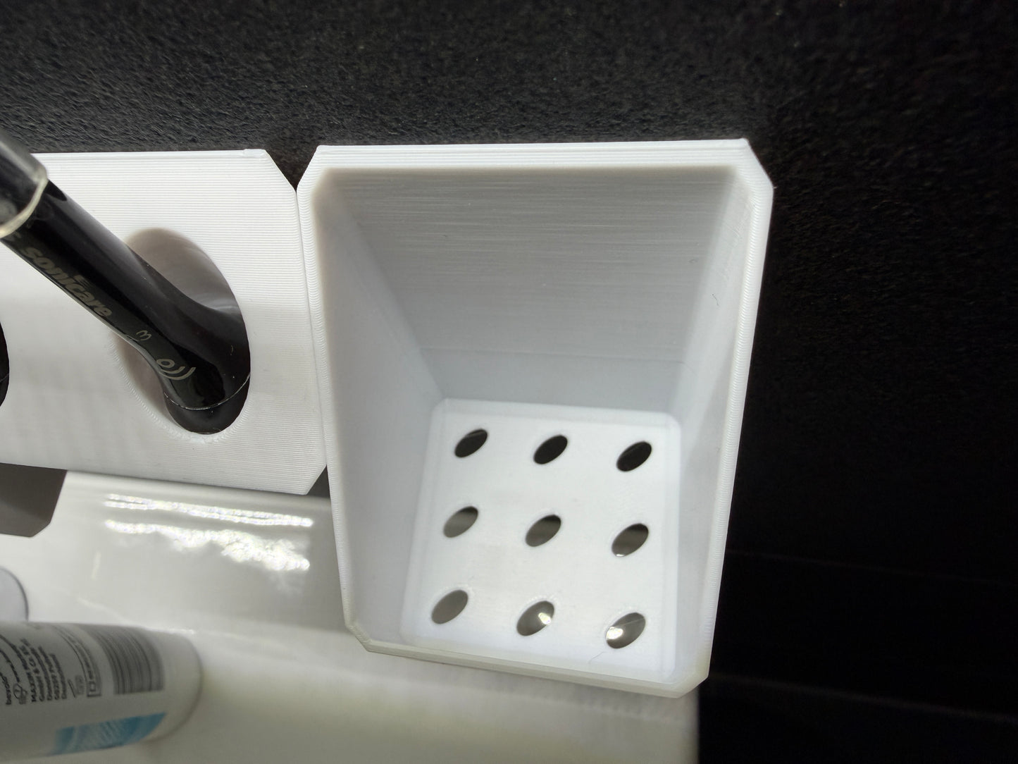 BrushDock Starter-Set – Komplettes Wandhalter-Set inkl. Zahnpasta-Halter (ohne Bohren)